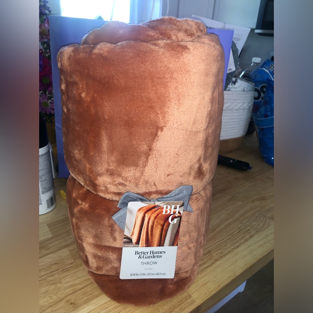 Velvet Plush Throw in Rich Brown/Orange